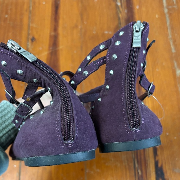 NWT Torrid Women's Dark Purple Flats Strappy Studded Size 11.5 - Picture 3 of 5